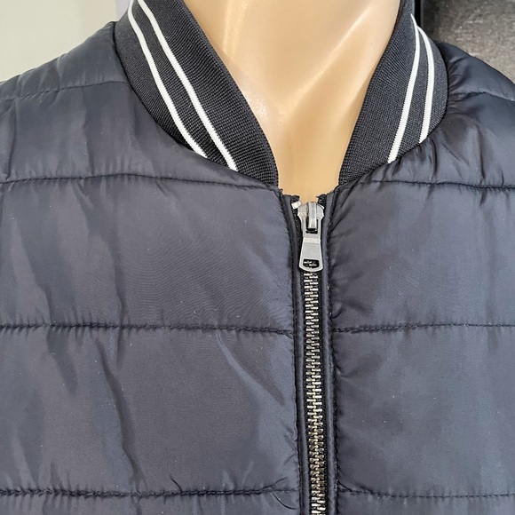 H&M’s Puffer Vest - Picture 6 of 8